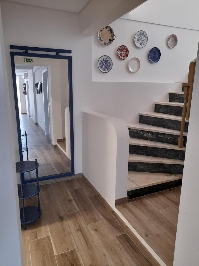 Hall 92 Quartos Com Wc Em Moradia Com Piscina A-Das-Lebres Loures Exterior photo