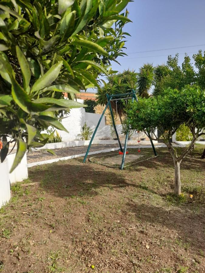 Hall 92 Quartos Com Wc Em Moradia Com Piscina A-Das-Lebres Loures Exterior photo
