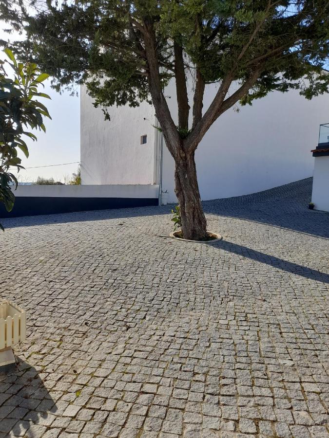 Hall 92 Quartos Com Wc Em Moradia Com Piscina A-Das-Lebres Loures Exterior photo
